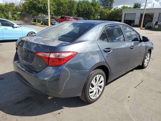 2T1BURHE3JC065305 - 2018 TOYOTA COROLLA L Blau Foto 3