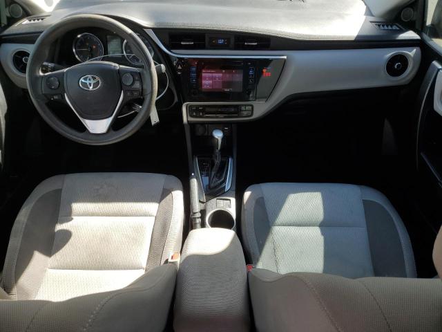 2T1BURHE3JC065305 - 2018 TOYOTA COROLLA L Blau Foto 8