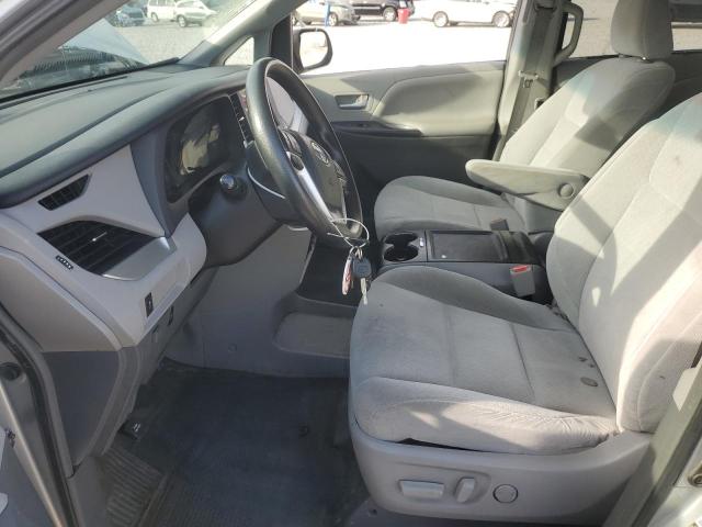 5TDJK3DC3FS118814 - 2015 TOYOTA SIENNA LE Silber Foto 7