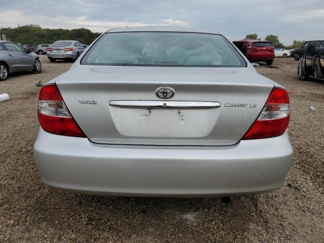 4T1BE32K82U087423 - 2002 TOYOTA CAMRY LE 银色 照片 6