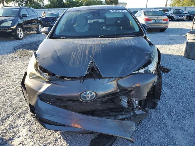 JTDKARFU3J3068278 - 2018 TOYOTA PRIUS ნაცრისფერი ფოტო 5