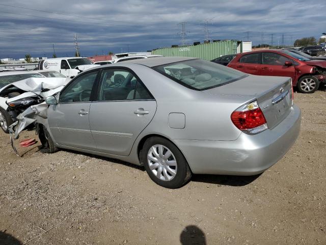4T1BE32K95U423603 - 2005 TOYOTA CAMRY LE SILVER photo 2