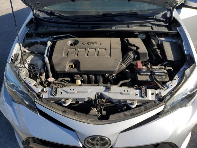 5YFBURHE6HP692946 - 2017 TOYOTA COROLLA L SILVER photo 11