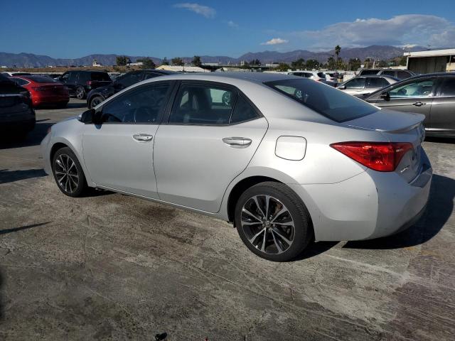 5YFBURHE6HP692946 - 2017 TOYOTA COROLLA L SILVER photo 2