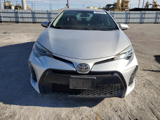 5YFBURHE6HP692946 - 2017 TOYOTA COROLLA L SILVER photo 5