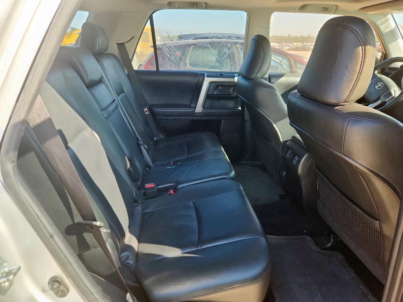 JTEZU5JRXA5005633 - 2010 TOYOTA 4RUNNER SR5 SILVER photo 11