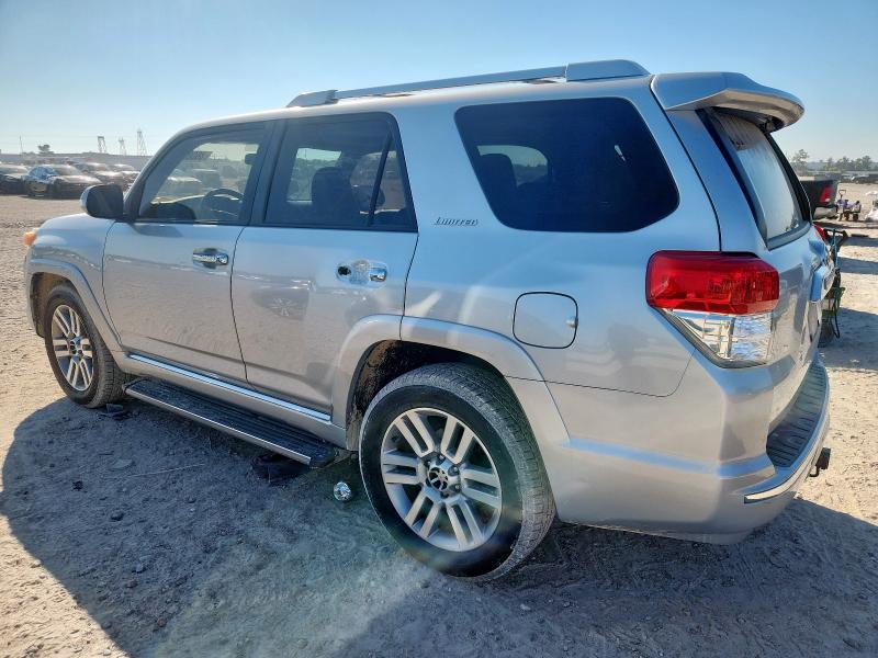 JTEZU5JRXA5005633 - 2010 TOYOTA 4RUNNER SR5 SILVER photo 2