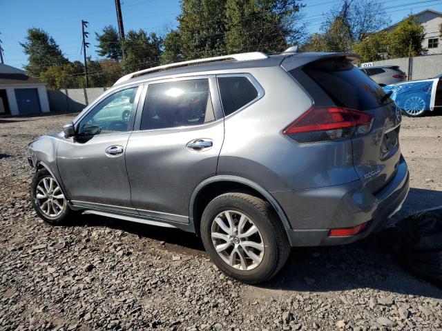 KNMAT2MT6JP520806 - 2018 NISSAN ROGUE S GRAY photo 2