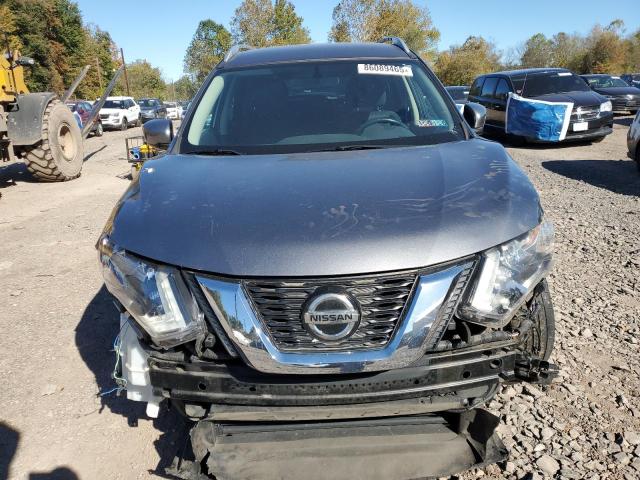 KNMAT2MT6JP520806 - 2018 NISSAN ROGUE S GRAY photo 5