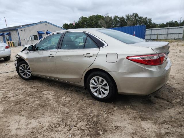 4T4BF1FK7FR494057 - 2015 TOYOTA CAMRY LE 金色 照片 2