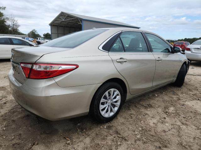 4T4BF1FK7FR494057 - 2015 TOYOTA CAMRY LE 金色 照片 3