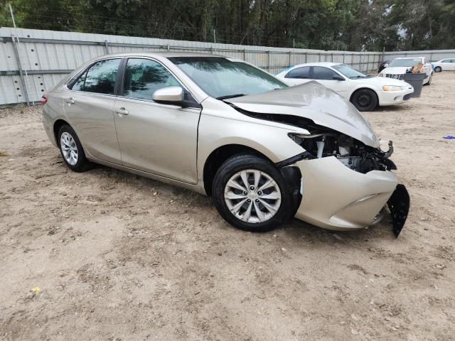 4T4BF1FK7FR494057 - 2015 TOYOTA CAMRY LE 金色 照片 4