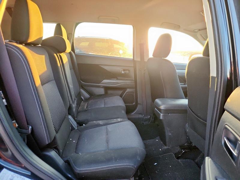 JA4AD3A35JZ016365 - 2018 MITSUBISHI OUTLANDER SE შავი ფოტო 11