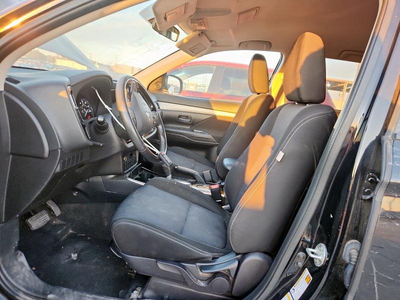JA4AD3A35JZ016365 - 2018 MITSUBISHI OUTLANDER SE შავი ფოტო 7