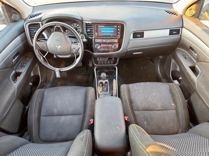 JA4AD3A35JZ016365 - 2018 MITSUBISHI OUTLANDER SE შავი ფოტო 8