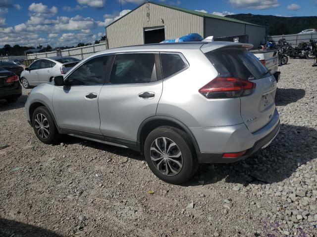 KNMAT2MV9JP583867 - 2018 NISSAN ROGUE S 银色 照片 2