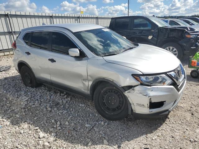 KNMAT2MV9JP583867 - 2018 NISSAN ROGUE S 银色 照片 4