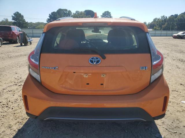 JTDKDTB37J1619860 - 2018 TOYOTA PRIUS C 橙色 照片 6