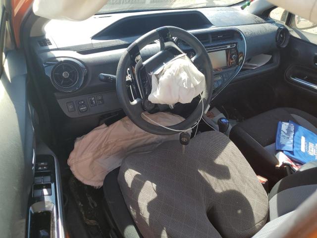 JTDKDTB37J1619860 - 2018 TOYOTA PRIUS C 橙色 照片 8