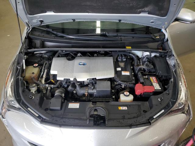 JTDKBRFU6J3592098 - 2018 TOYOTA PRIUS SILVER photo 11