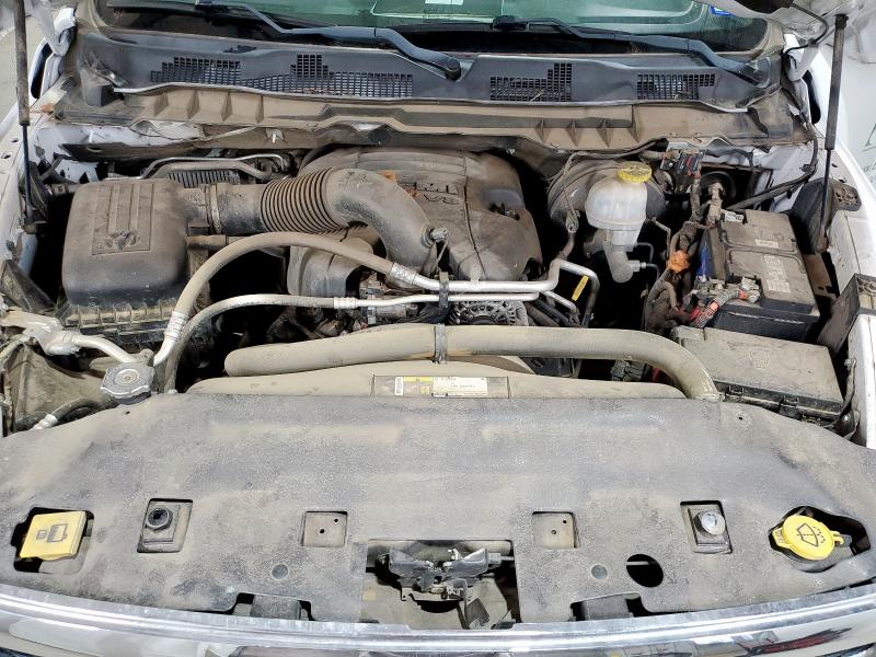 1C6RR7FT5JS281958 - 2018 RAM 1500 ST WHITE photo 11