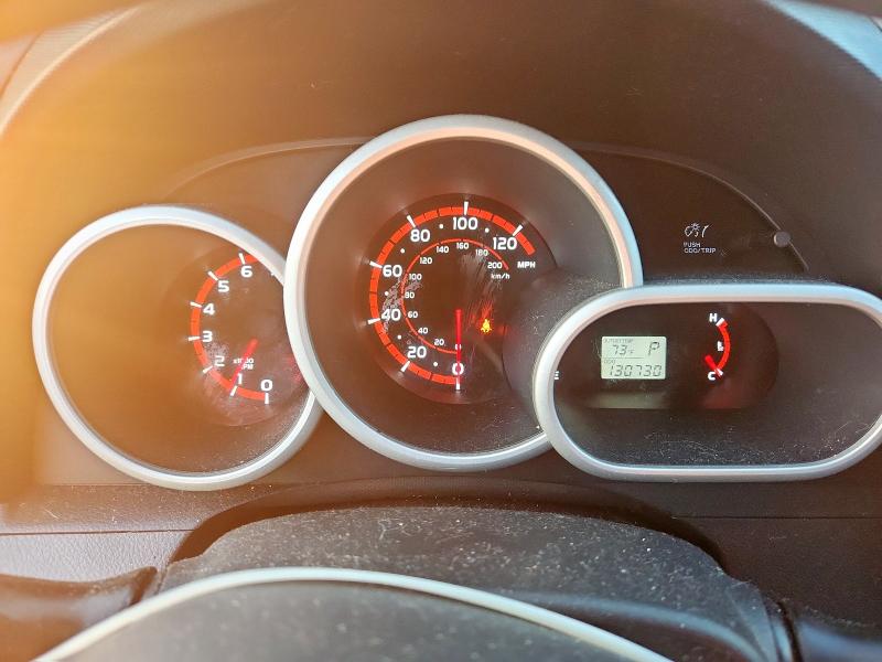 5Y2SP67889Z467436 - 2009 PONTIAC VIBE GRAY photo 9