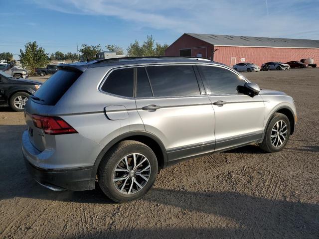 3VV2B7AX5KM090481 - 2019 VOLKSWAGEN TIGUAN SE SILVER photo 3