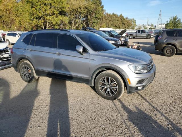 3VV2B7AX5KM090481 - 2019 VOLKSWAGEN TIGUAN SE SILVER photo 4