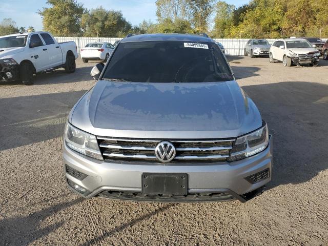 3VV2B7AX5KM090481 - 2019 VOLKSWAGEN TIGUAN SE SILVER photo 5