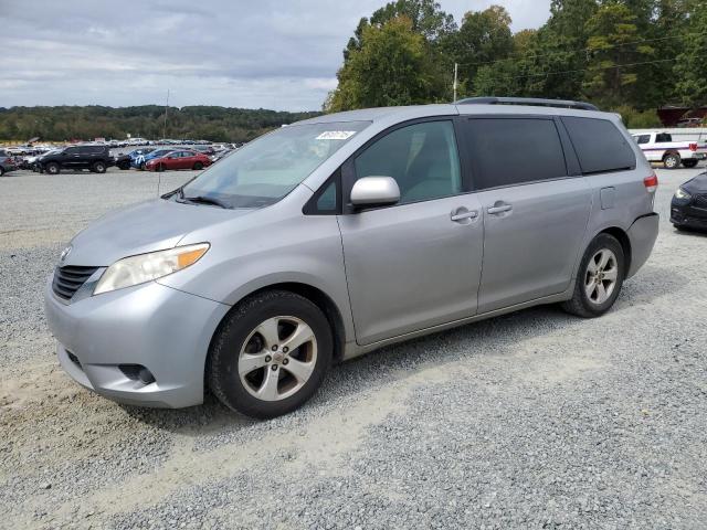 2014 TOYOTA SIENNA LE, 