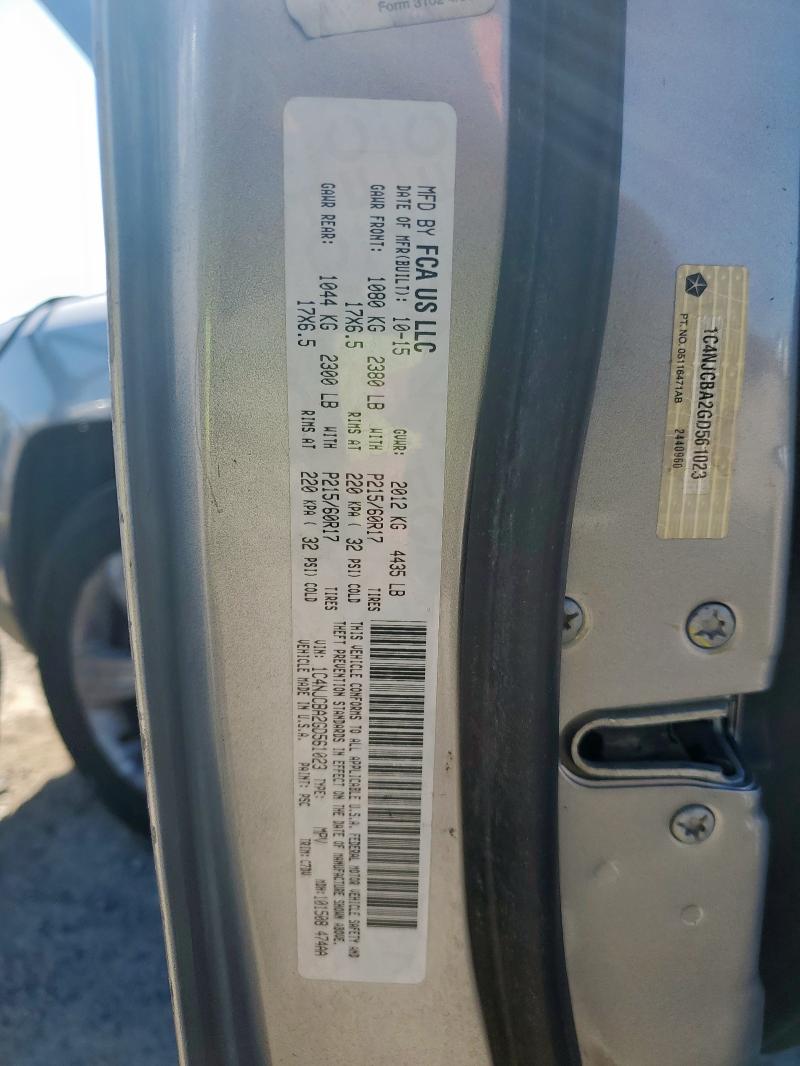 1C4NJCBA2GD561023 - 2016 JEEP COMPASS SPORT Silber Foto 13