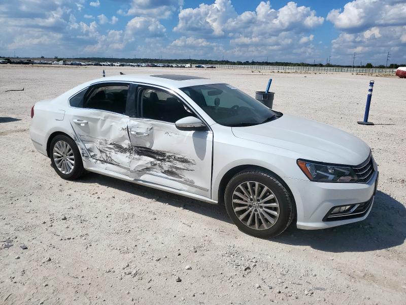 1VWBT7A31GC065785 - 2016 VOLKSWAGEN PASSAT SE WHITE photo 4