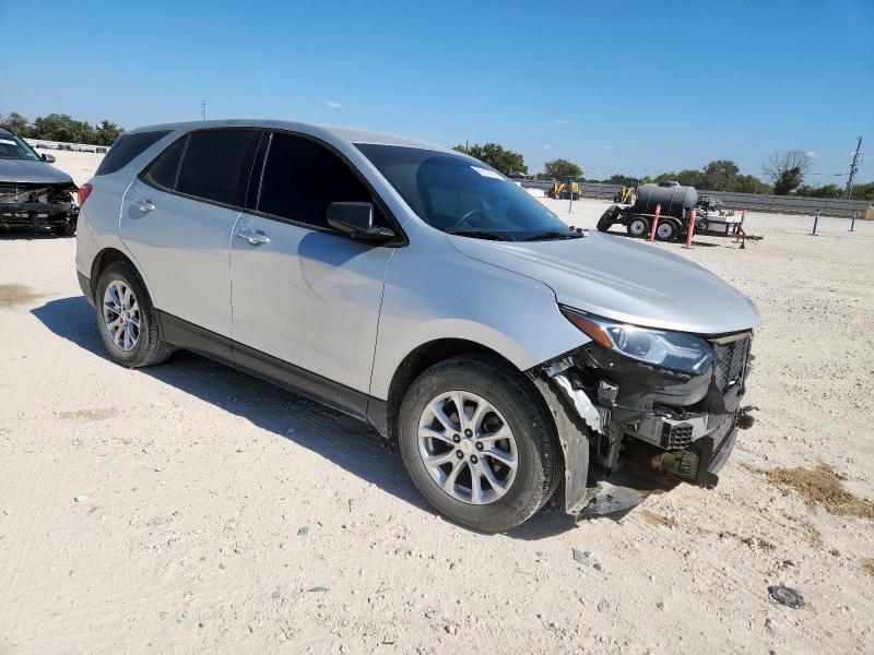 2GNAXHEV7J6119280 - 2018 CHEVROLET EQUINOX LS Srebrny zdjęcie 4