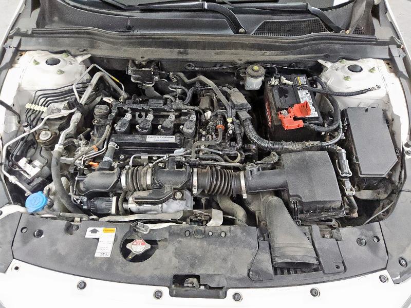 1HGCV1F42JA006183 - 2018 HONDA ACCORD EX WHITE photo 11