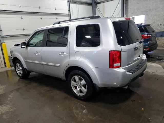 5FNYF4H4XBB089113 - 2011 HONDA PILOT EX SILVER photo 2