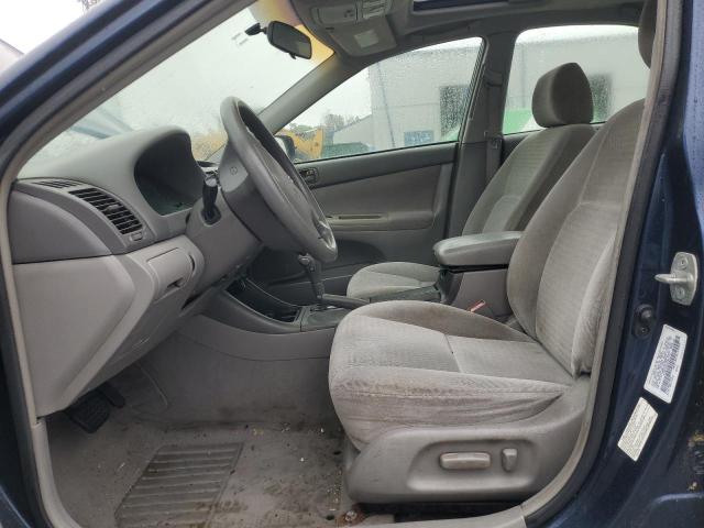 4T1BF32K02U541743 - 2002 TOYOTA CAMRY LE BLUE photo 7