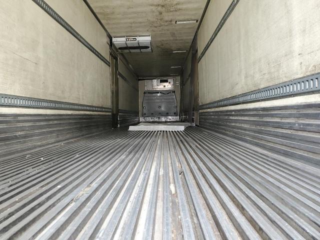 1UYVS2485GM426122 - 2016 UTILITY VS2RA WHITE photo 5