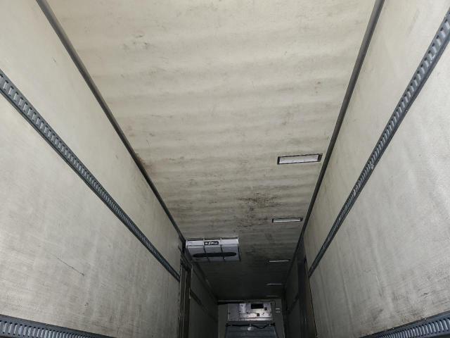 1UYVS2485GM426122 - 2016 UTILITY VS2RA WHITE photo 6