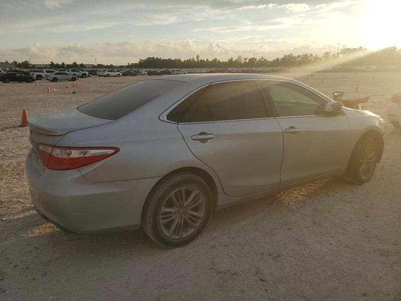 4T1BF1FKXGU199921 - 2016 TOYOTA CAMRY LE SILVER photo 3