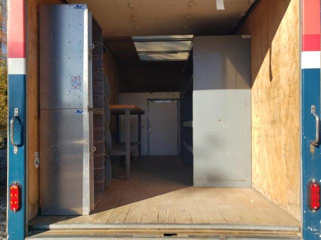 1GB0GRFG8K1366584 - 2019 CHEVROLET EXPRESS RED photo 11