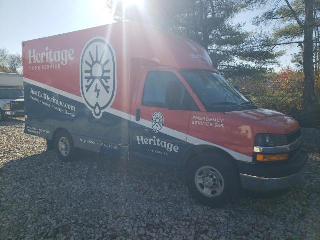 1GB0GRFG8K1366584 - 2019 CHEVROLET EXPRESS RED photo 4