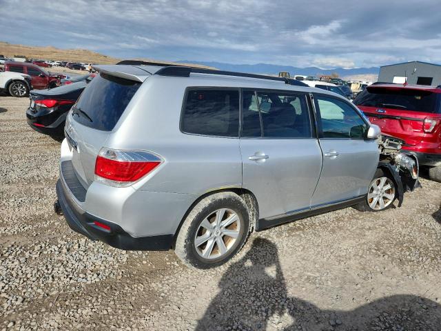 5TDBK3EH8DS203255 - 2013 TOYOTA HIGHLANDER BASE Silber Foto 3