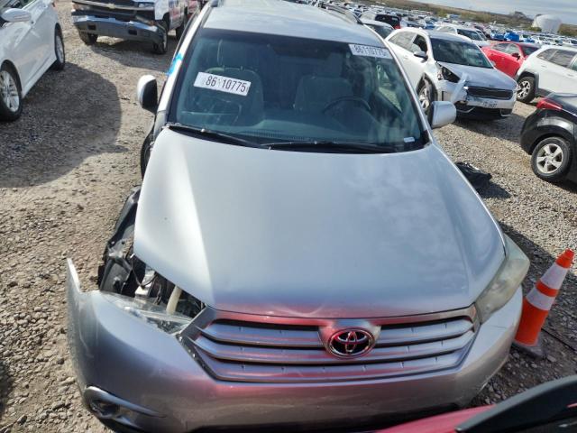 5TDBK3EH8DS203255 - 2013 TOYOTA HIGHLANDER BASE Silber Foto 5