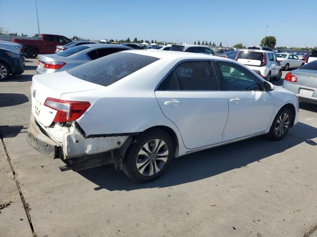 4T1BF1FK2CU531327 - 2012 TOYOTA CAMRY BASE WHITE photo 3