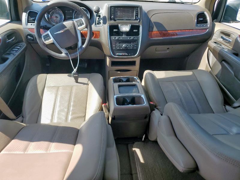 2C4RC1CG2GR111291 - 2016 CHRYSLER TOWN & COU TOURING L WHITE photo 8