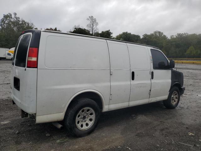 1GCSGAFX3B1135632 - 2011 CHEVROLET EXPRESS G1 WHITE photo 3