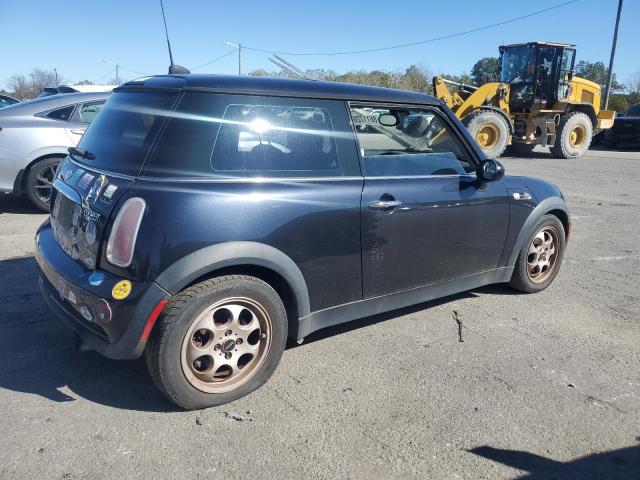 WMWRC33425TC57990 - 2005 MINI COOPER SILVER photo 3