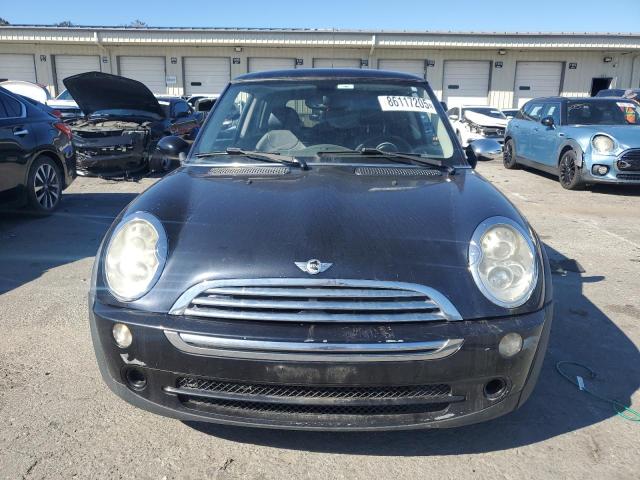 WMWRC33425TC57990 - 2005 MINI COOPER SILVER photo 5