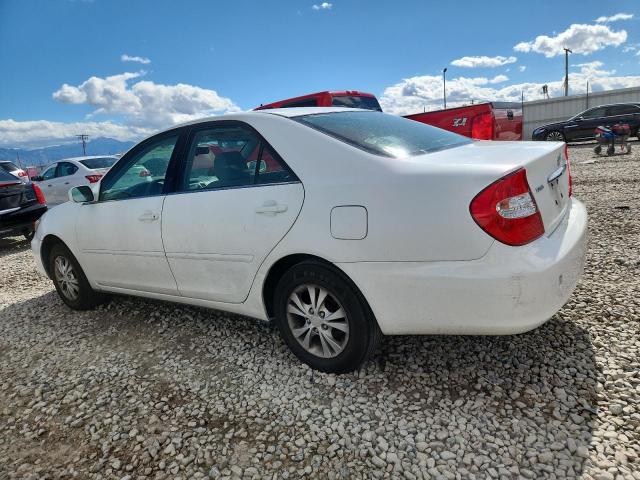 4T1BF30K74U067120 - 2004 TOYOTA CAMRY LE WHITE photo 2