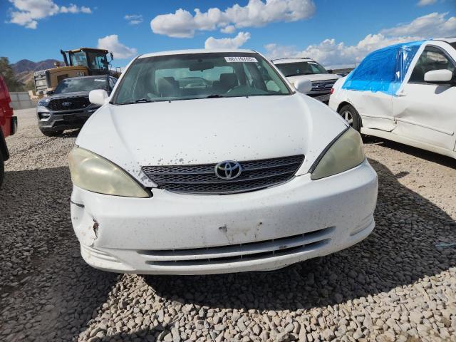 4T1BF30K74U067120 - 2004 TOYOTA CAMRY LE WHITE photo 5